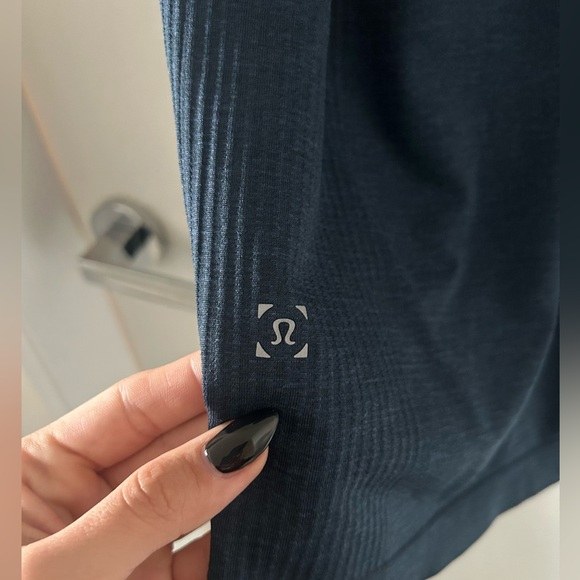 Lululemon Metal Vent Tech Long
Sleeve - Picture 5 of 6
